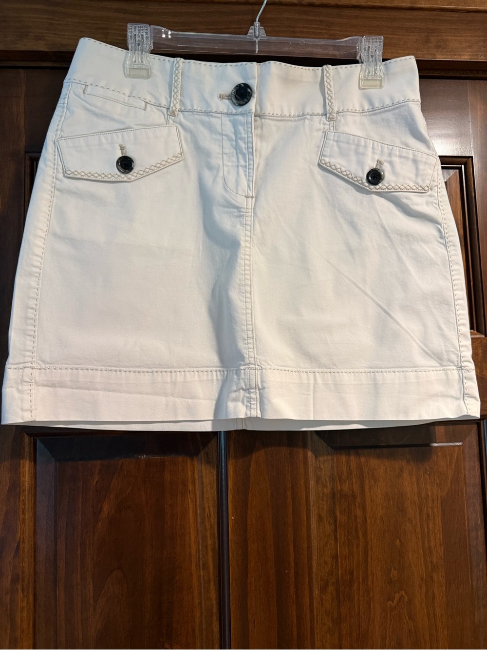 White House Black Market Cream Cotton Jean Mini Skirt, size 6